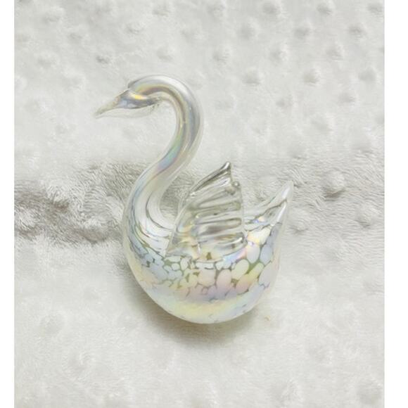 Vintage Viking White Spotted Iridescent Rainbow Lustre Glass Swan - Picture 1 of 7